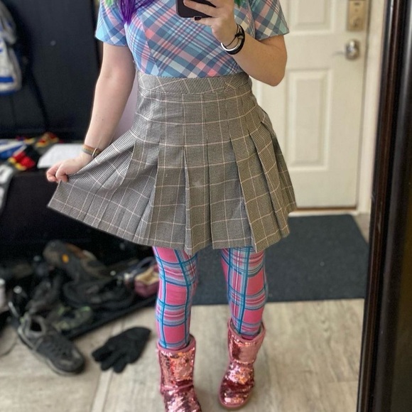 PLAID BLACK HIGH SCHOOL SKIRT - Picture 1 of 8